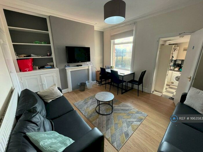5 Bedroom Terraced House To Rent In Bentley Lane, Leeds, LS6