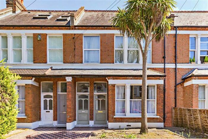 2 Bedroom Flat To Rent In Ashleigh Road, Mortlake, SW14