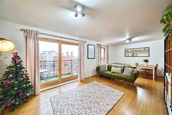 2 Bedroom Flat For Sale In Cam Road, London, E15