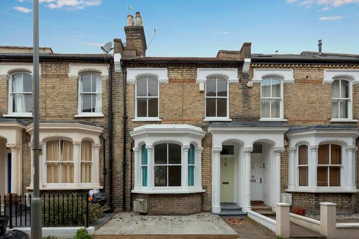 3 Bedroom Property To Rent In Winthorpe Road, London, SW15