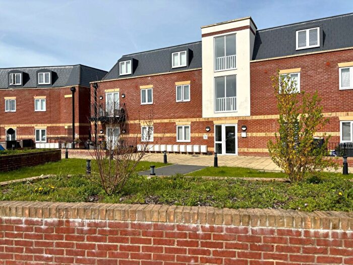 2 Bedroom Flat To Rent In New Lane, Havant, Hampshire, PO9