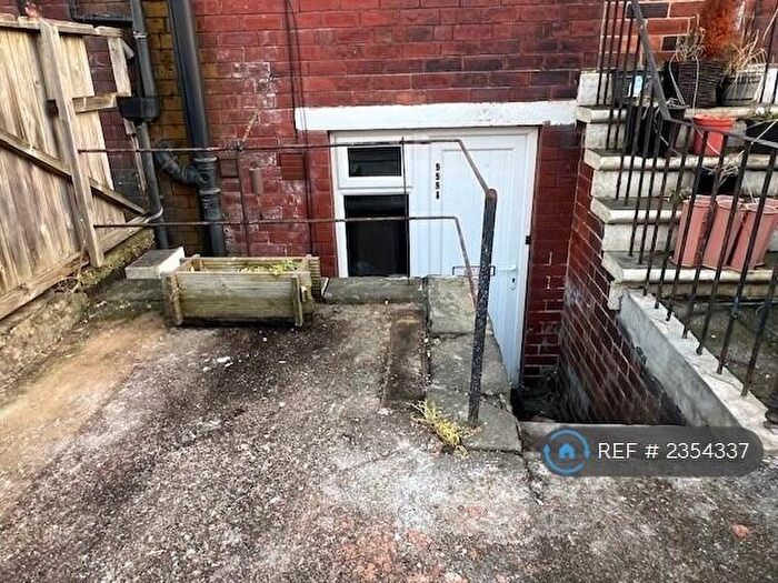 1 Bedroom Flat To Rent In Meanwood Road, Leeds, LS6