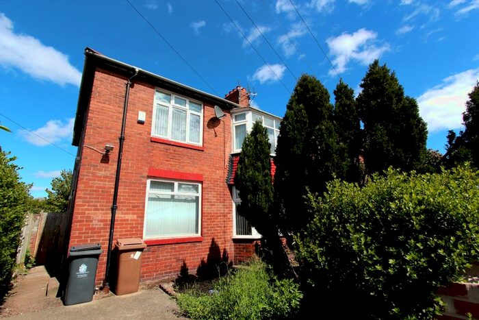 2 Bedroom Flat To Rent In Dene Crescent, Wallsend, NE28