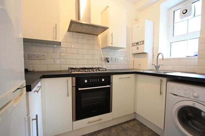3 Bedroom Terraced House To Rent In Union Grove, London, SW8