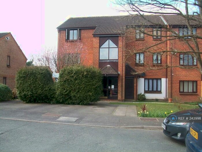 1 Bedroom Flat To Rent In Kilmington Close, Bracknell, RG12