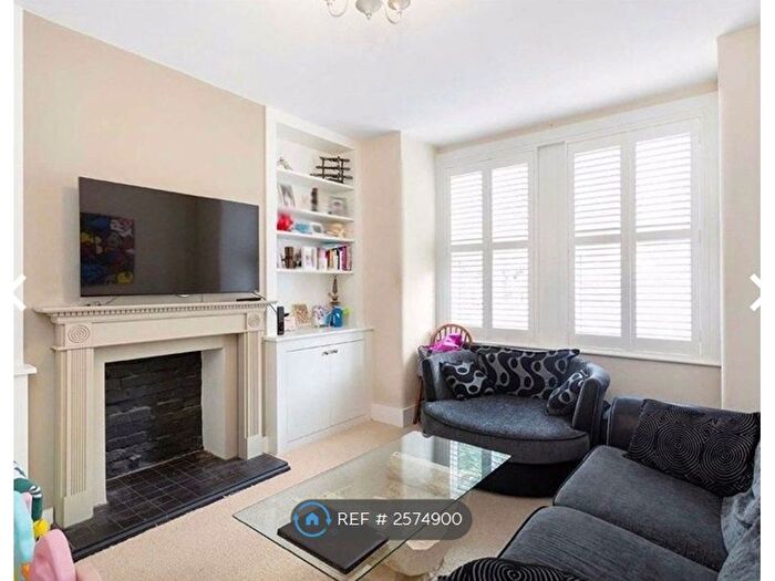 2 Bedroom Flat To Rent In Deacon Road, London, NW2