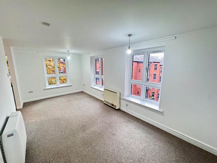 2 Bedroom Apartment To Rent In The Gate House, City Centre, NG1
