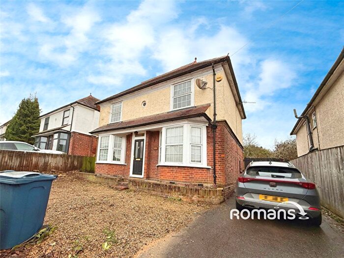 3 Bedroom Detached House To Rent In West Wycombe Road, High Wycombe, HP12