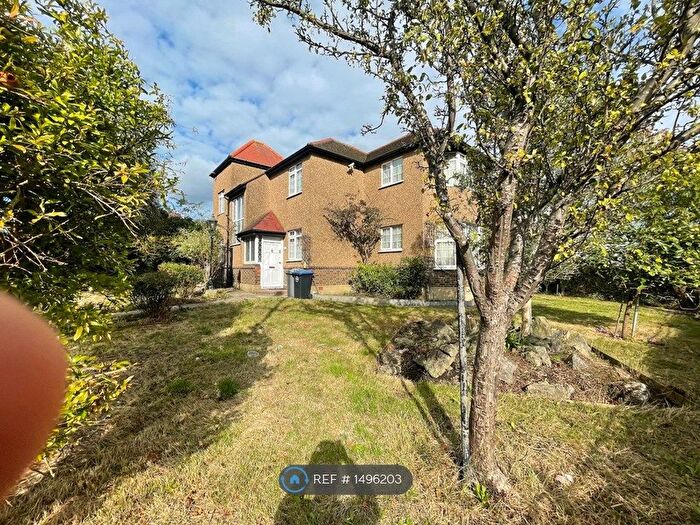 4 Bedroom Detached House To Rent In Dollis Hill Lane, London, NW2