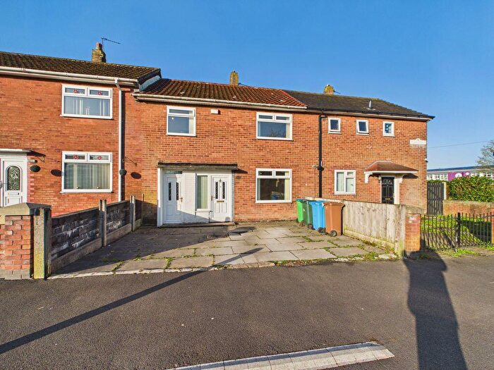 3 Bedroom Terraced House To Rent In Wood Street, Manchester, M24