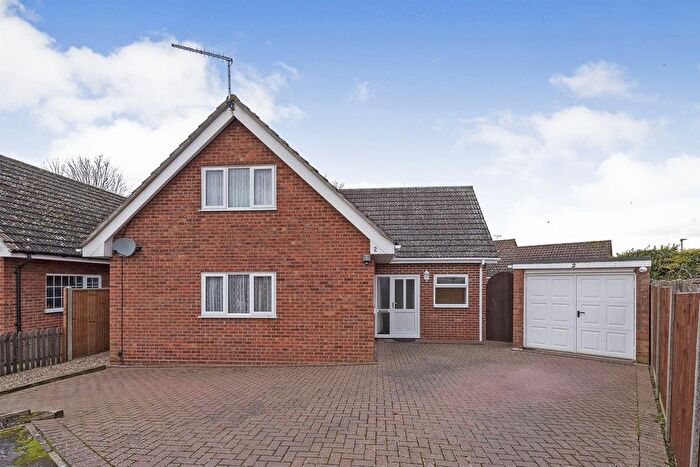 3 Bedroom Bungalow For Sale In Camp Close, Feltwell, Thetford, IP26