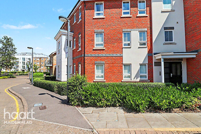 2 Bedroom Flat For Sale In Raven Drive, Maidenhead, SL6