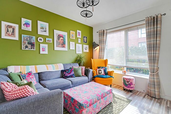 2 Bedroom Semi-detached House For Sale In Birchlands View, Sheffield, S4