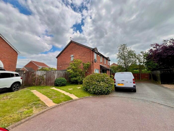 3 Bedroom House To Rent In Elton Close, Northampton, NN3