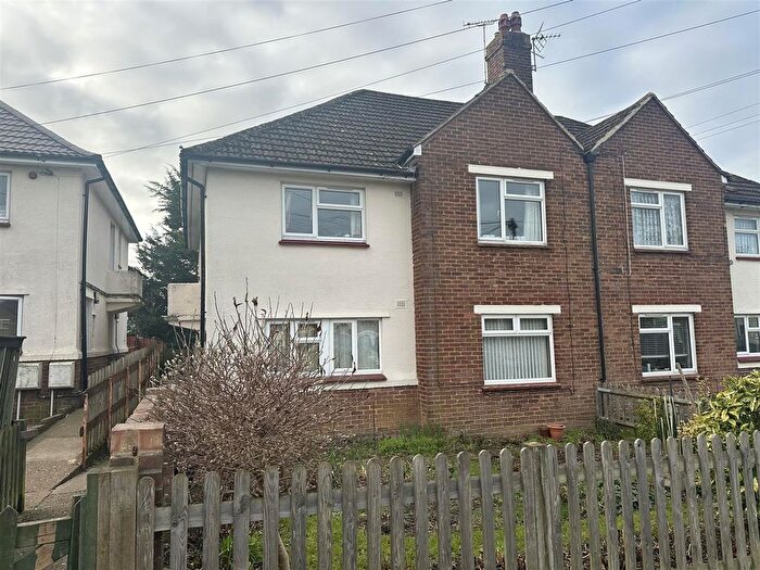 2 Bedroom Maisonette For Sale In Durham Close, Maidstone, ME15