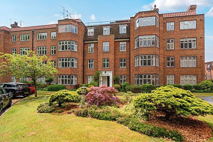 1 Bedroom Flat For Sale In Portsmouth Road, Putney, London, SW15