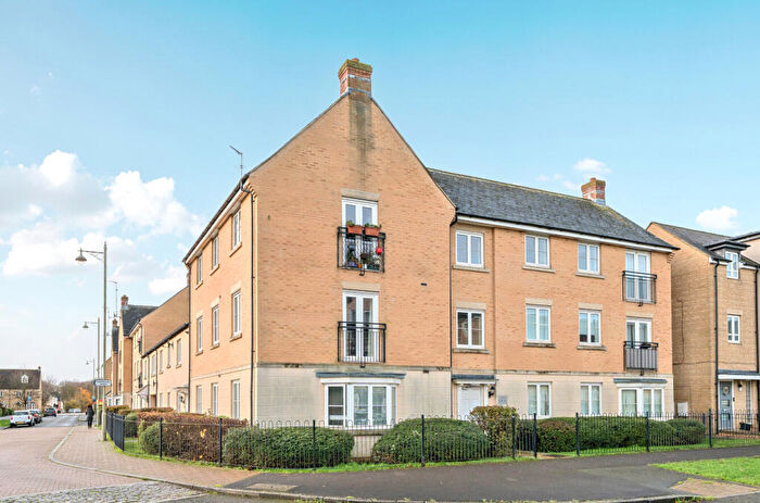 2 Bedroom Apartment For Sale In Sedge Way, Carterton, Oxfordshire, OX18