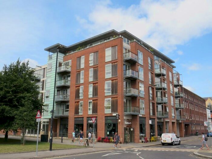 2 Bedroom Apartment To Rent In City Centre, Queen Square Apartments, BS1