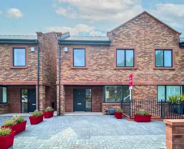 Houses for sale & to rent in CH48 2LB, Caldy Road, West Kirby And