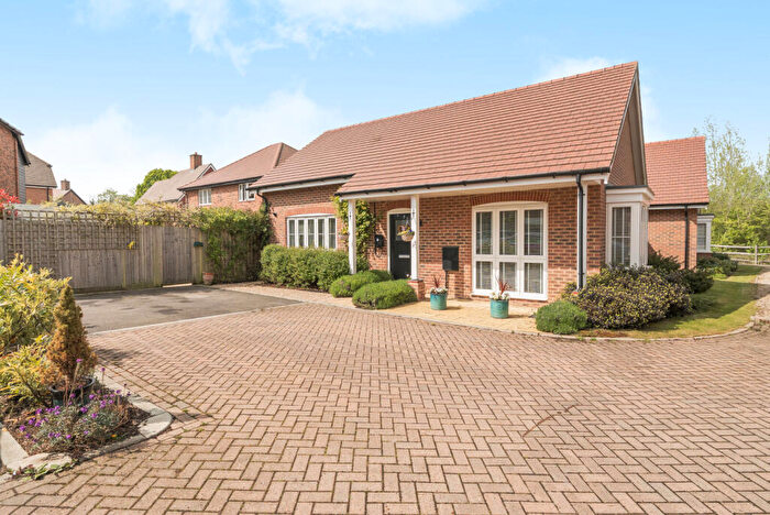 2 Bedroom Bungalow For Sale In Magnolia Drive, Alfold, GU6