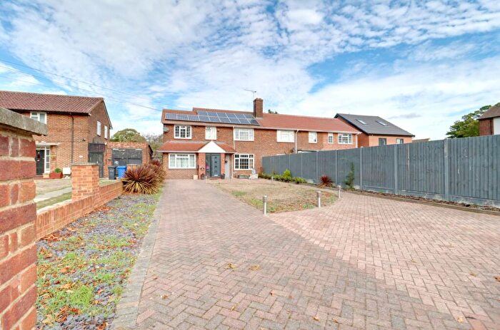 4 Bedroom Semi-Detached House For Sale In Humber Avenue, South Ockendon, RM15