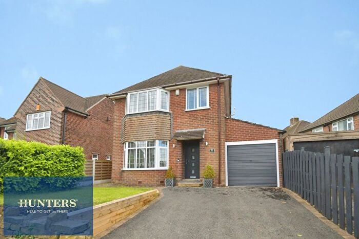 3 Bedroom Detached House For Sale In Broomfield Avenue, Hasland, Chesterfield, S41