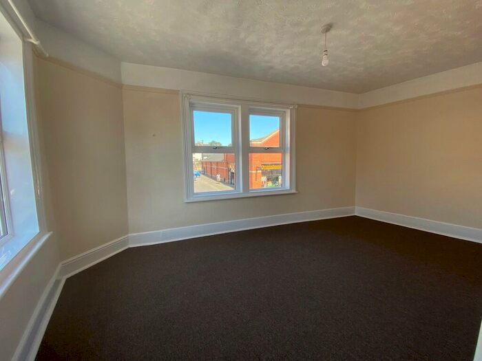2 Bedroom Flat To Rent In Bramford Road, Ipswich, IP1