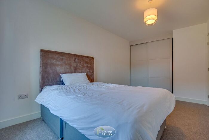 2 Bedroom Semi-Detached Bungalow For Sale In Hewer Drive, Costhorpe, S81