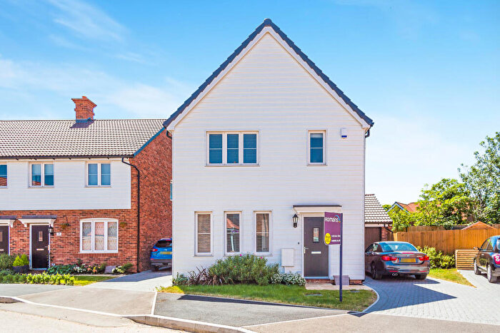 3 Bedroom Detached House To Rent In Bakers Place, Woodley, RG5