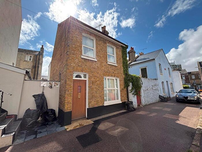 2 Bedroom Detached House To Rent In Shaftsbury Street, Ramsgate, Kent, CT11