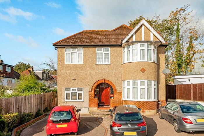 7 Bedroom Detached House For Sale In Ridge Close, Hendon, NW4