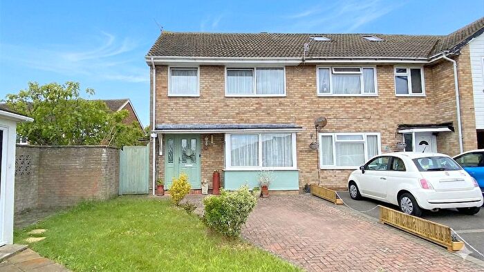 3 Bedroom End Of Terrace House For Sale In The Lawns, Sompting, West Sussex, BN15