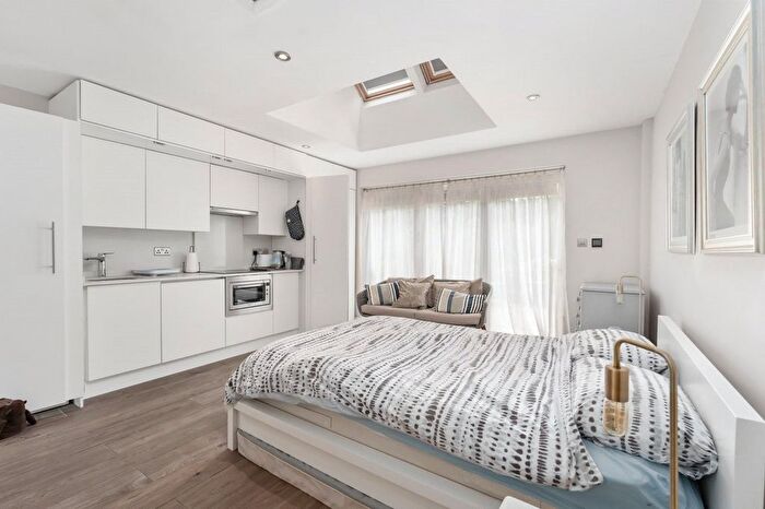 Maisonette To Rent In The Byway, Sutton, SM2