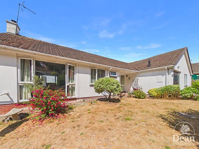 3 Bedroom Detached Bungalow For Sale In Dean View, Cinderford, GL14