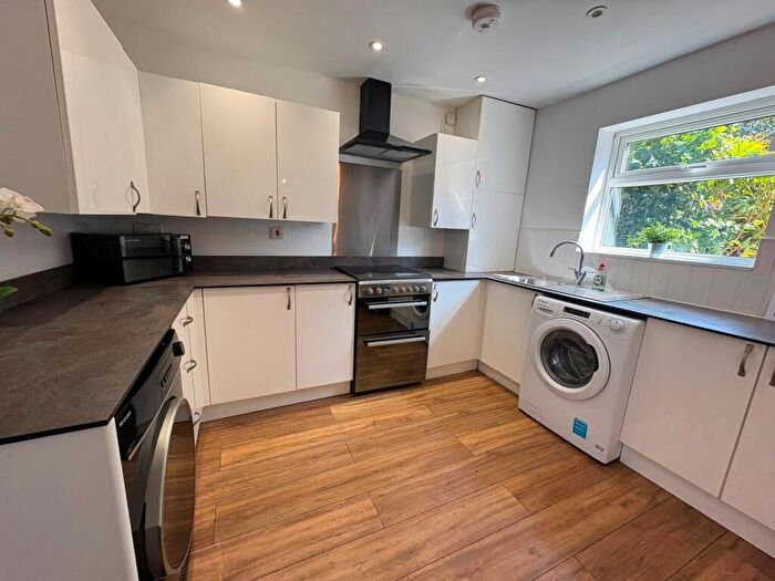 5 Bedroom House To Rent In Tilling Road, BS10
