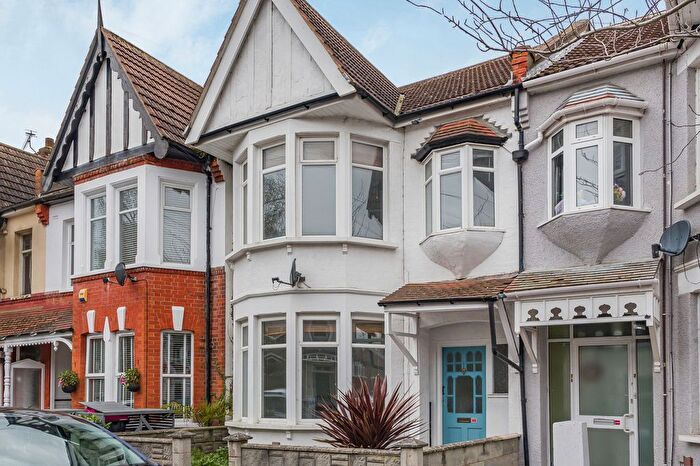 4 Bedroom Terraced House To Rent In Fleetwood Avenue, Westcliff-On-Sea, SS0