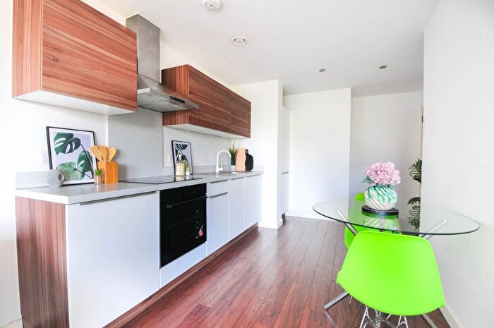 2 Bedroom Flat To Rent In Th Floor – Bedroom, Bath- Alto, Sillavan Way, Salford, M3