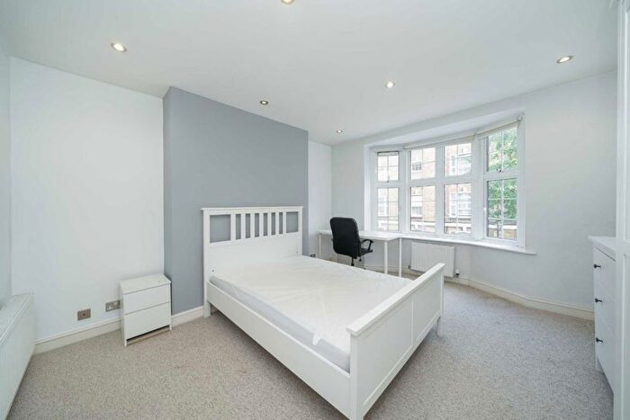 3 Bedroom Flat To Rent In Cranleigh Street, Euston, NW1