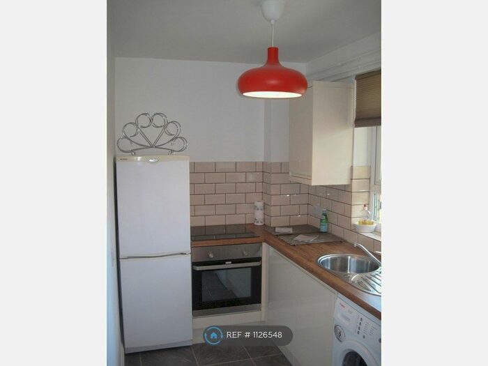 1 Bedroom Flat To Rent In Altyre Road, Croydon, CR0