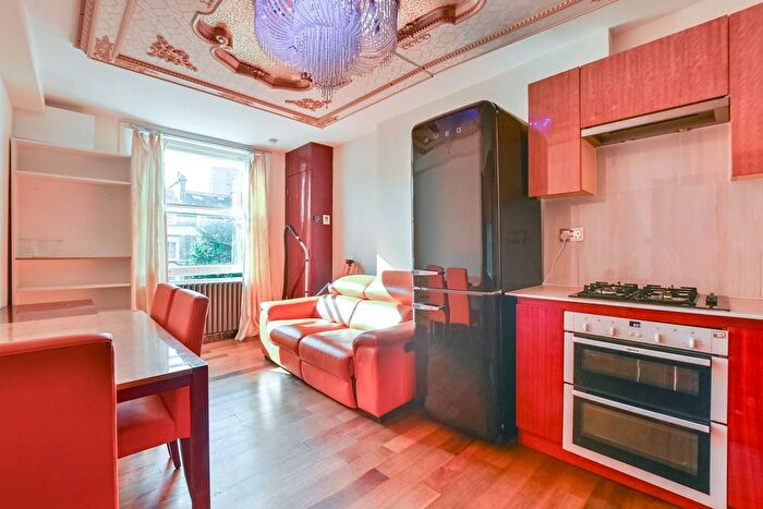 3 Bedroom Flat To Rent In Sutherland Avenue, Maida Vale, London, W9