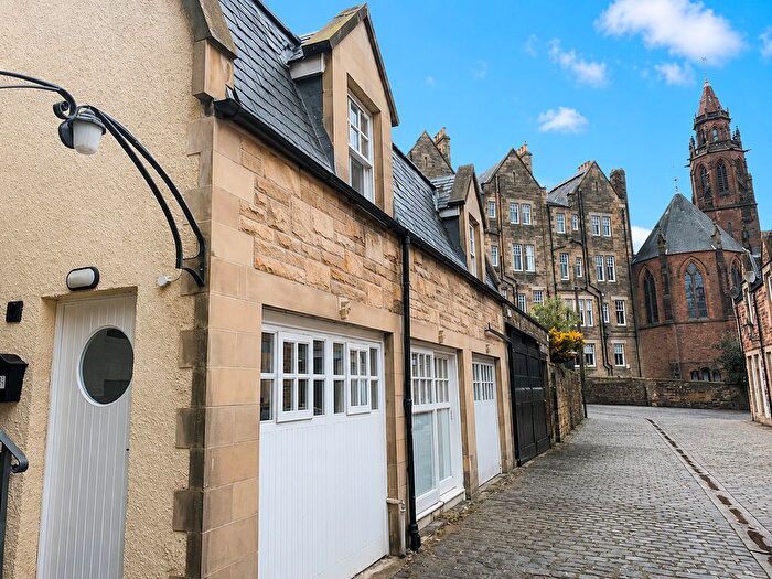 1 Bedroom Mews To Rent In Douglas Gardens Mews, Edinburgh, EH4