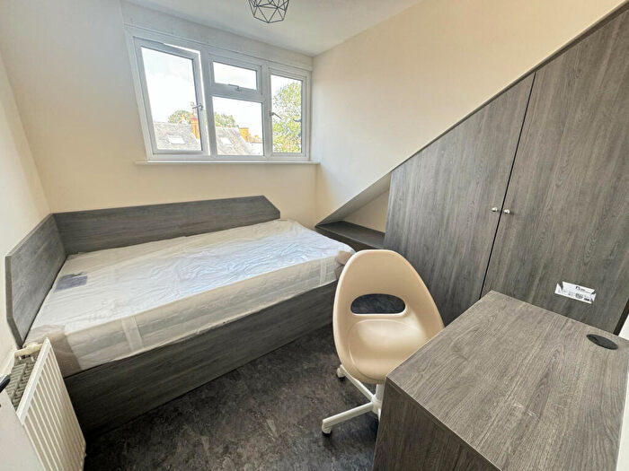 4 Bedroom Terraced House To Rent In Beechwood Row, Leeds, LS4