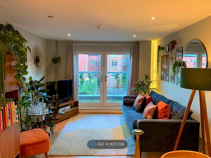2 Bedroom Flat To Rent In Manchester Street, Manchester, M16