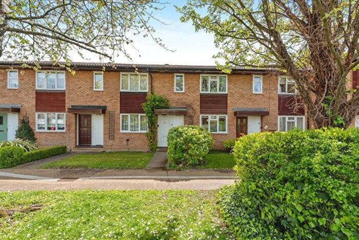 3 Bedroom Terraced House For Sale In Morland Close, Hampton, TW12