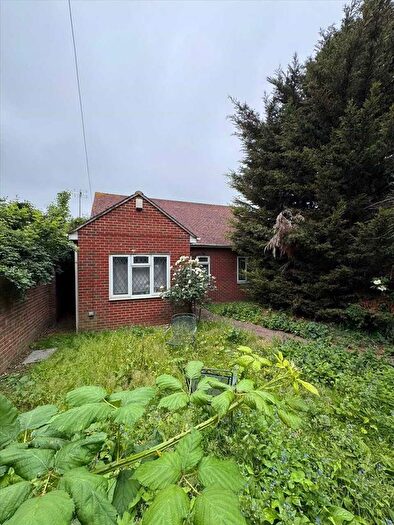 4 Bedroom Bungalow For Sale In Barn End Lane, Dartford, DA2
