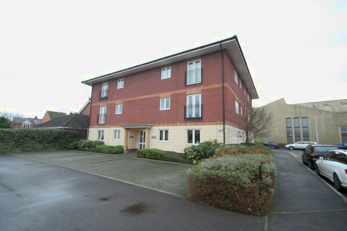 2 Bedroom Apartment To Rent In Northway, Newbury, RG14