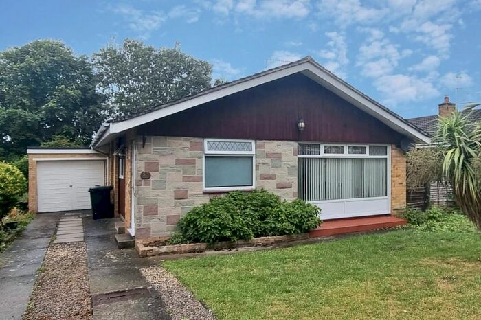 3 Bedroom Bungalow To Rent In Stoneyfields, Easton-In-Gordano, Bristol, BS20