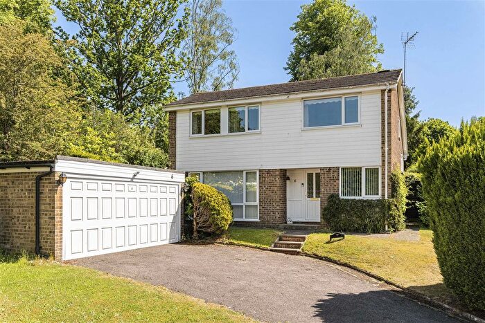 3 Bedroom Detached House For Sale In Middlings Rise, Sevenoaks, TN13