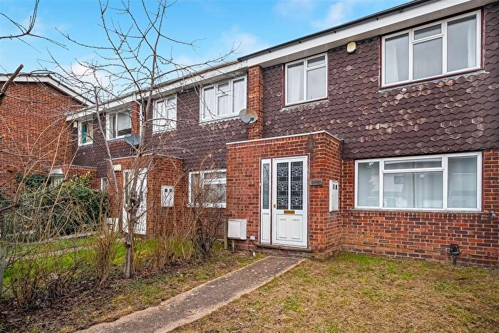 3 Bedroom Property For Sale In Fullwell Avenue, Ilford, IG5