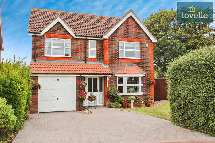 4 Bedroom Detached House For Sale In Stroykins Close, Grimsby, DN34